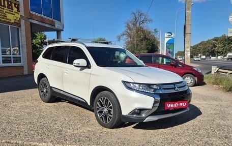 Mitsubishi Outlander III рестайлинг 3, 2017 год, 2 230 000 рублей, 7 фотография