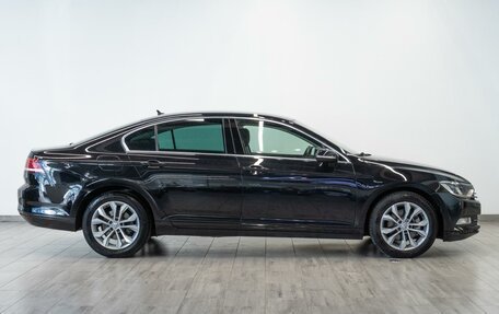 Volkswagen Passat B8 рестайлинг, 2018 год, 1 699 000 рублей, 5 фотография