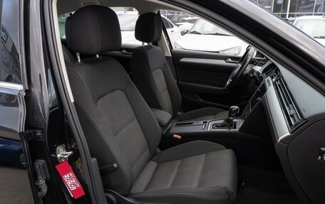 Volkswagen Passat B8 рестайлинг, 2018 год, 1 699 000 рублей, 8 фотография