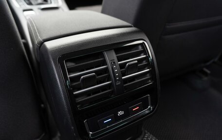 Volkswagen Passat B8 рестайлинг, 2018 год, 1 699 000 рублей, 25 фотография