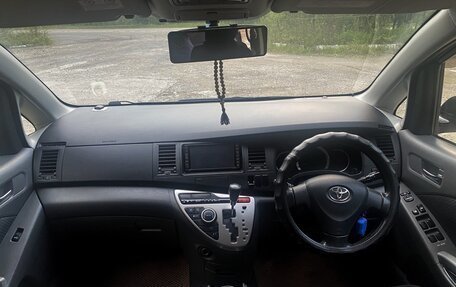Toyota ISis I, 2007 год, 855 000 рублей, 15 фотография