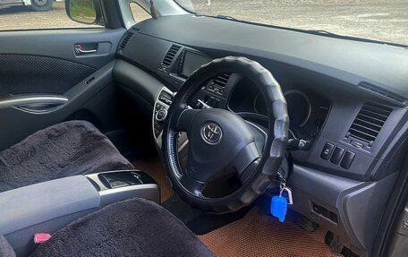 Toyota ISis I, 2007 год, 855 000 рублей, 14 фотография