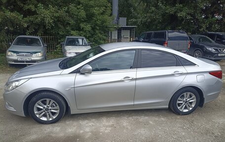 Hyundai Sonata VI, 2011 год, 920 000 рублей, 4 фотография
