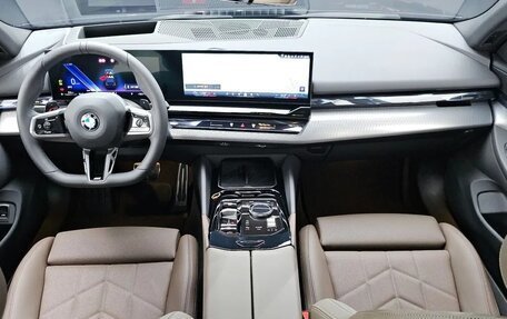 BMW 5 серия, 2026 год, 9 458 000 рублей, 10 фотография