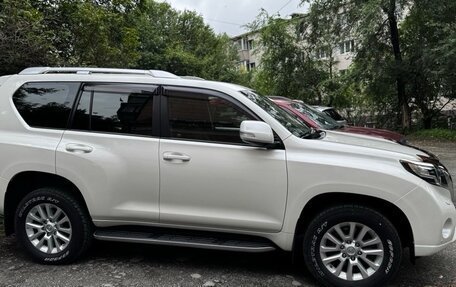 Toyota Land Cruiser Prado 150 рестайлинг 2, 2015 год, 3 100 000 рублей, 2 фотография