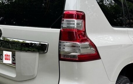 Toyota Land Cruiser Prado 150 рестайлинг 2, 2015 год, 3 100 000 рублей, 6 фотография