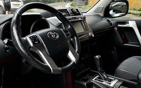 Toyota Land Cruiser Prado 150 рестайлинг 2, 2015 год, 3 100 000 рублей, 15 фотография