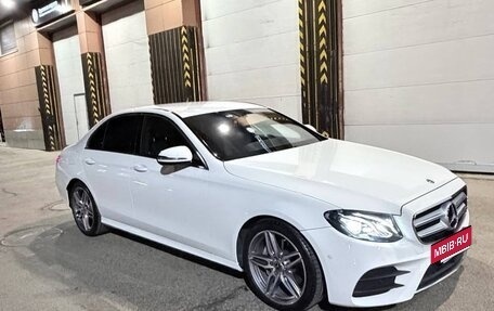 Mercedes-Benz E-Класс, 2017 год, 2 850 000 рублей, 6 фотография