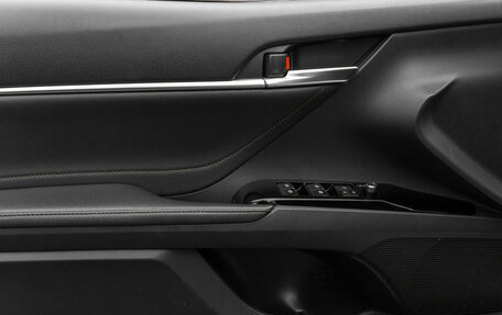 Toyota Camry, 2019 год, 2 590 000 рублей, 14 фотография