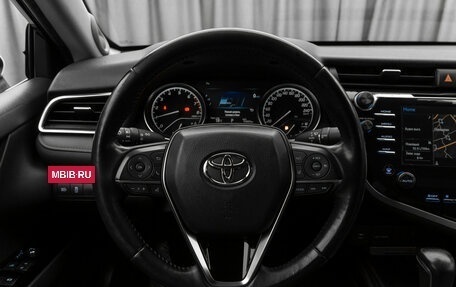 Toyota Camry, 2019 год, 2 590 000 рублей, 10 фотография