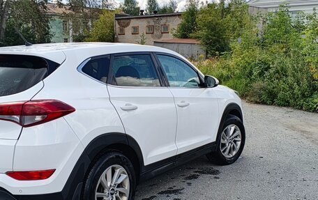 Hyundai Tucson III, 2016 год, 1 750 000 рублей, 8 фотография