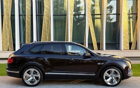 Bentley Bentayga I, 2016 год, 8 999 000 рублей, 10 фотография