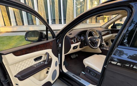 Bentley Bentayga I, 2016 год, 8 999 000 рублей, 17 фотография