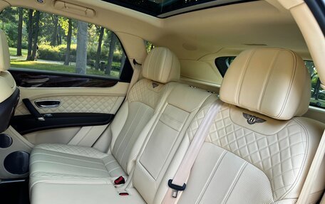 Bentley Bentayga I, 2016 год, 8 999 000 рублей, 25 фотография