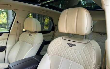 Bentley Bentayga I, 2016 год, 8 999 000 рублей, 22 фотография