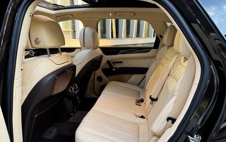 Bentley Bentayga I, 2016 год, 8 999 000 рублей, 24 фотография