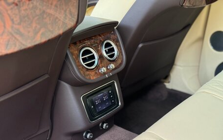 Bentley Bentayga I, 2016 год, 8 999 000 рублей, 27 фотография