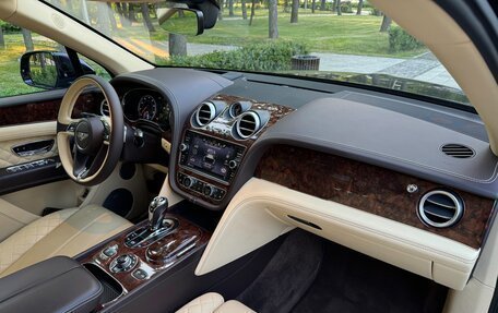 Bentley Bentayga I, 2016 год, 8 999 000 рублей, 34 фотография