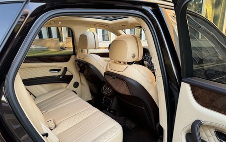 Bentley Bentayga I, 2016 год, 8 999 000 рублей, 30 фотография