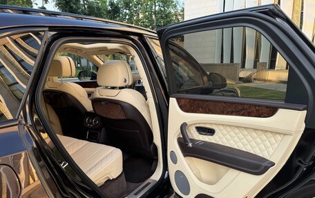 Bentley Bentayga I, 2016 год, 8 999 000 рублей, 29 фотография