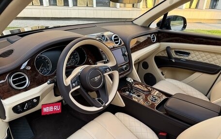 Bentley Bentayga I, 2016 год, 8 999 000 рублей, 18 фотография