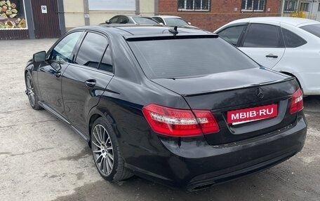 Mercedes-Benz E-Класс, 2012 год, 1 190 000 рублей, 2 фотография