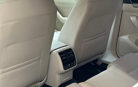 Volkswagen Passat B8 рестайлинг, 2015 год, 1 850 000 рублей, 11 фотография