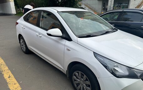 Hyundai Solaris II рестайлинг, 2021 год, 1 600 000 рублей, 6 фотография