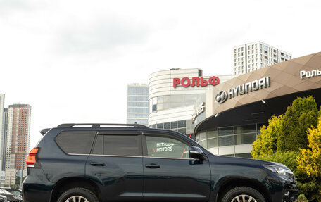 Toyota Land Cruiser Prado 150 рестайлинг 2, 2017 год, 4 578 000 рублей, 3 фотография
