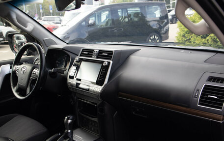 Toyota Land Cruiser Prado 150 рестайлинг 2, 2017 год, 4 578 000 рублей, 7 фотография