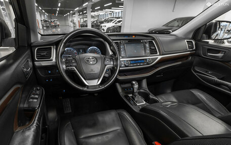 Toyota Highlander III, 2014 год, 2 030 000 рублей, 7 фотография