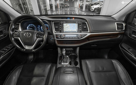 Toyota Highlander III, 2014 год, 2 030 000 рублей, 8 фотография
