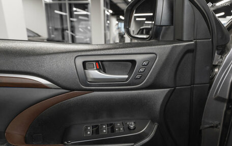 Toyota Highlander III, 2014 год, 2 030 000 рублей, 21 фотография