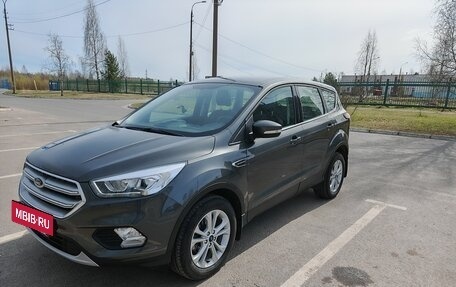 Ford Kuga III, 2019 год, 1 950 000 рублей, 2 фотография