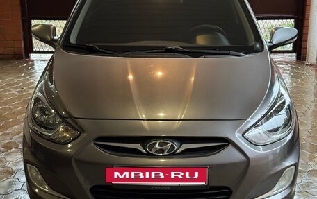Hyundai Solaris II рестайлинг, 2012 год, 830 000 рублей, 2 фотография