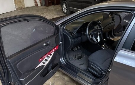 Hyundai Solaris II рестайлинг, 2012 год, 830 000 рублей, 12 фотография