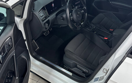 Volkswagen Golf R VII, 2019 год, 4 100 000 рублей, 6 фотография