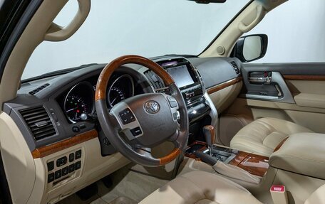Toyota Land Cruiser 200, 2014 год, 3 995 000 рублей, 30 фотография