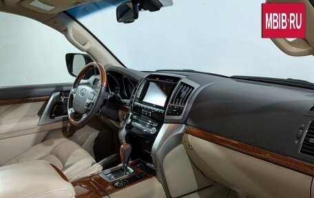 Toyota Land Cruiser 200, 2014 год, 3 995 000 рублей, 16 фотография