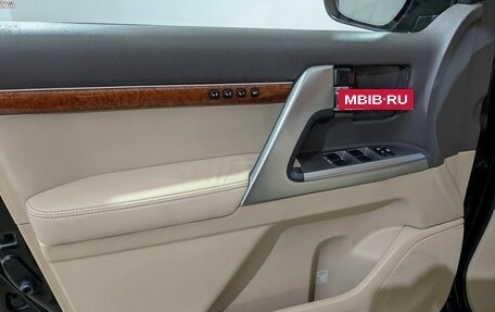 Toyota Land Cruiser 200, 2014 год, 3 995 000 рублей, 26 фотография