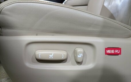Toyota Land Cruiser 200, 2014 год, 3 995 000 рублей, 27 фотография