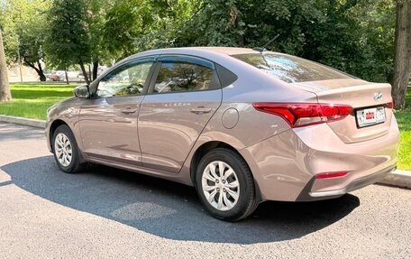Hyundai Solaris II рестайлинг, 2018 год, 1 350 000 рублей, 5 фотография
