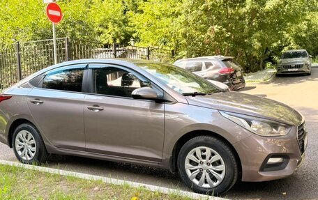 Hyundai Solaris II рестайлинг, 2018 год, 1 350 000 рублей, 24 фотография