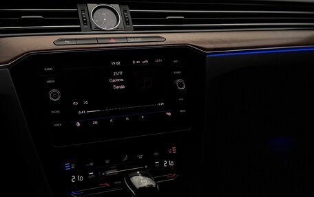 Volkswagen Passat B8 рестайлинг, 2019 год, 2 700 000 рублей, 16 фотография