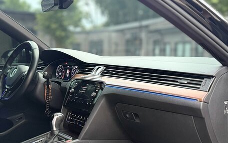 Volkswagen Passat B8 рестайлинг, 2019 год, 2 700 000 рублей, 12 фотография