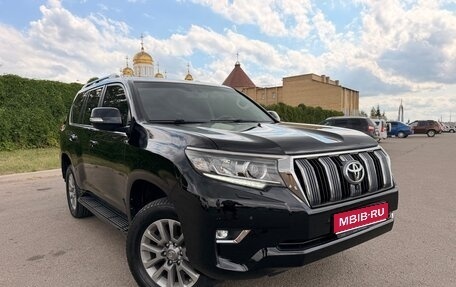 Toyota Land Cruiser Prado 150 рестайлинг 2, 2019 год, 4 199 000 рублей, 1 фотография