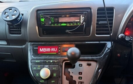 Toyota Wish II, 2003 год, 780 000 рублей, 19 фотография