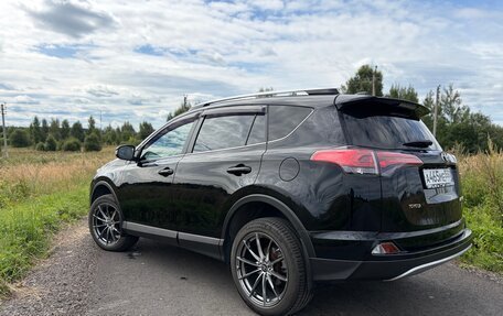 Toyota RAV4, 2018 год, 2 299 000 рублей, 2 фотография