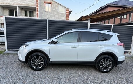 Toyota RAV4, 2018 год, 2 650 000 рублей, 2 фотография