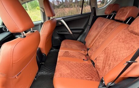 Toyota RAV4, 2018 год, 2 299 000 рублей, 6 фотография